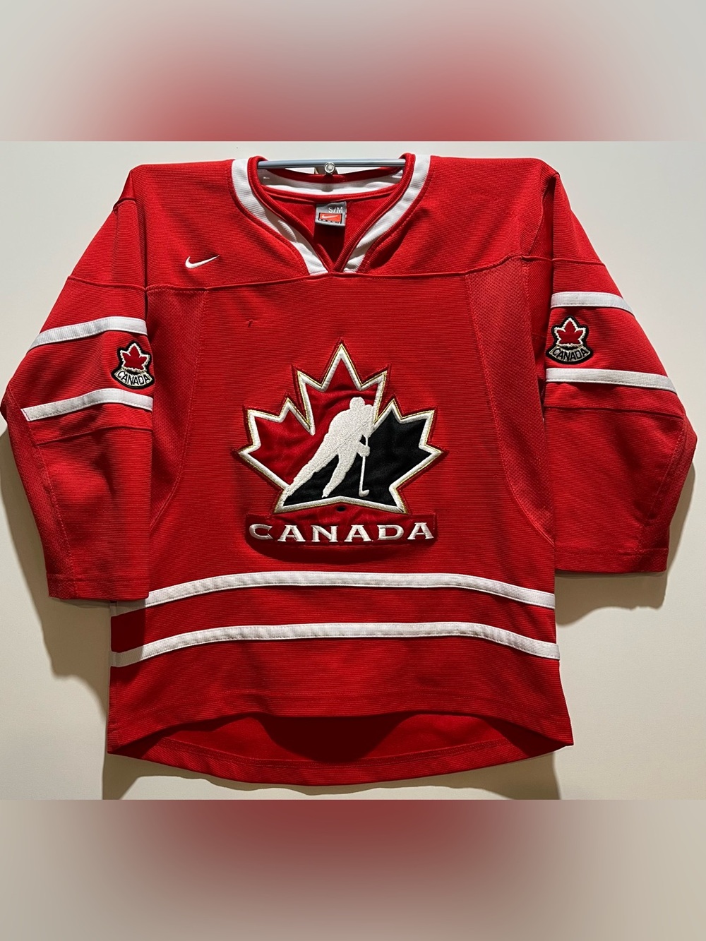 Nike Team Canada hockey jersey Sz Youth S/M